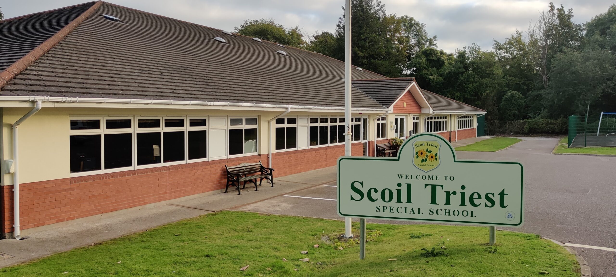 Scoil Triest Special School building and welcome sign, Lota, Glanmire